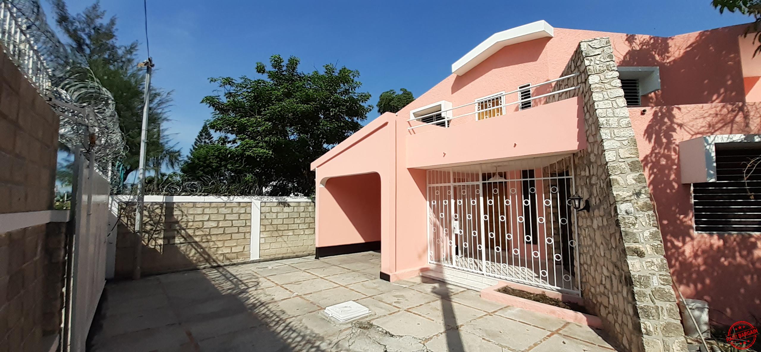 Homes for Rent MAISON A LOUER ZONE DELMAS 83