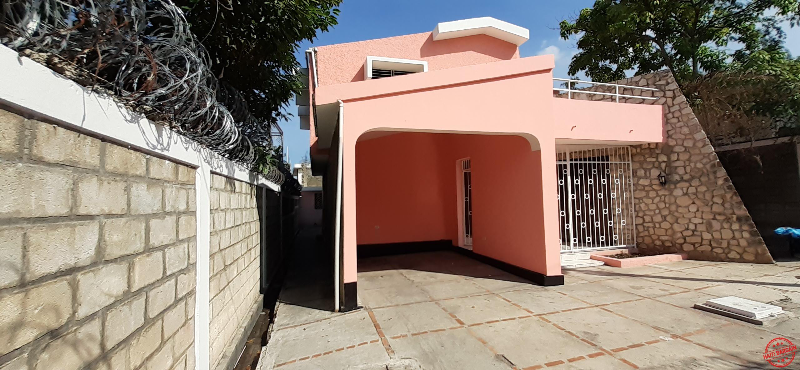 Homes for Rent MAISON A LOUER ZONE DELMAS 83