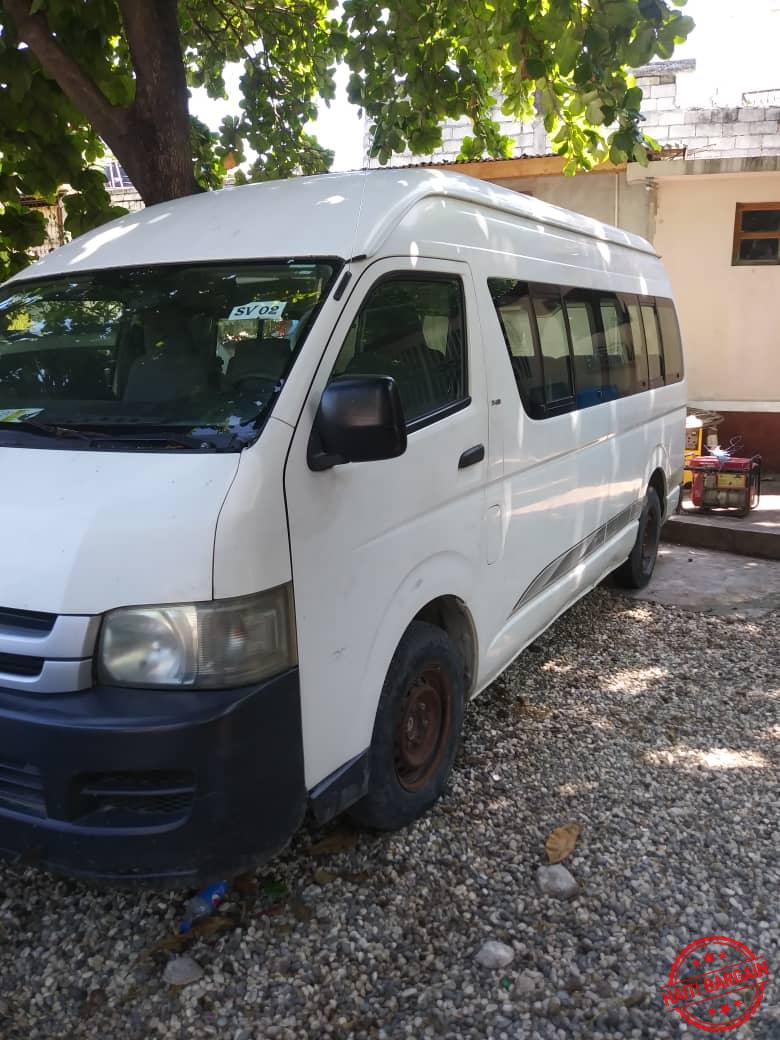Toyota hiace 2010