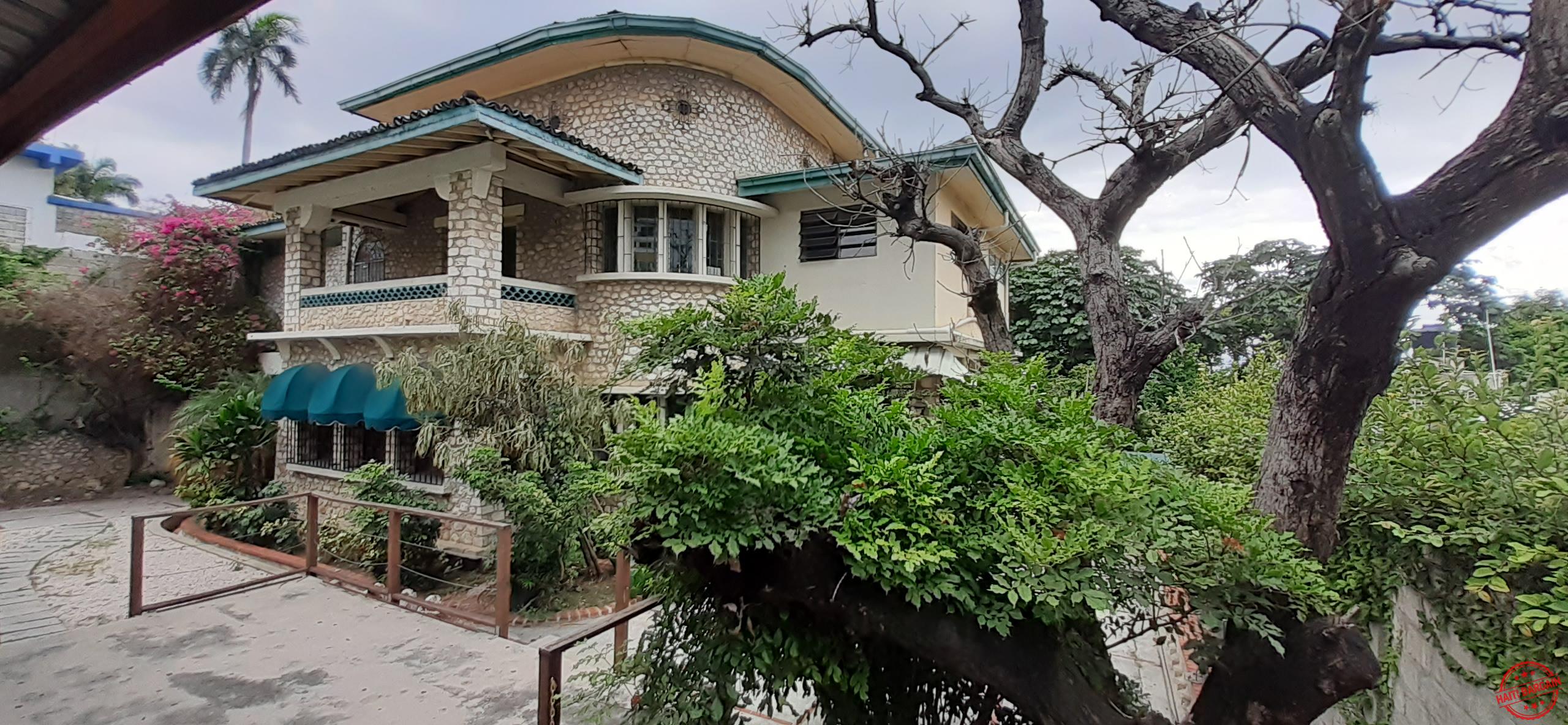 Homes For Sale MAISON A VENDRE, ZONE RUE OGE, PETIONVILLE