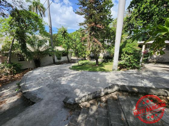 PROPRIETE A VENDRE, ZONE:  PV