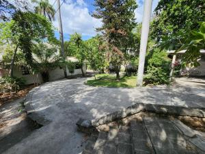 PROPRIETE A VENDRE, ZONE:  PV