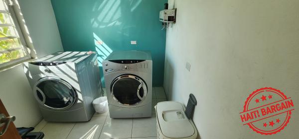 MAISON AVEC 2 APTS A VENDRE, ZONE: MORNE CALVAIRE
