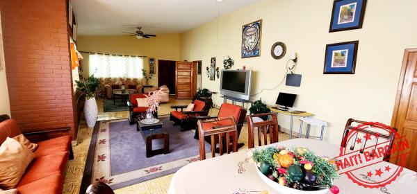MAISON A LOUER & A VENDRE, ZONE: DELMAS 83