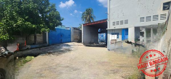 IMMEUBLE/DEPOT A VENDRE - ZONE: RTE DE L'AEROPORT