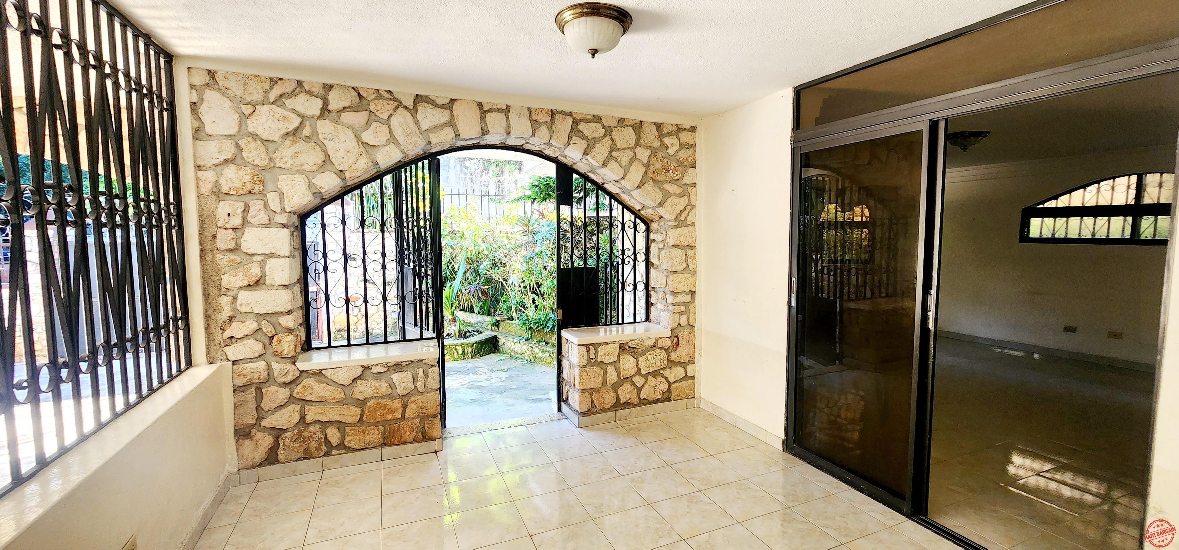 Homes For Sale MAISON A LOUER & A VENDRE, ZONE LABOULE 12