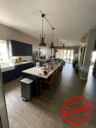 IMMEUBLE COMMERCIAL A LOUER, ZONE: PV