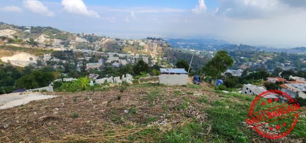 TERRAIN A VENDRE - ZONE: PELERIN 3