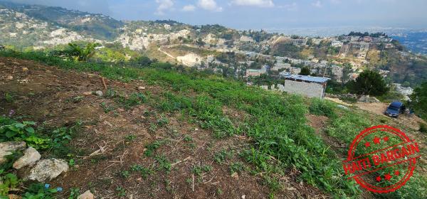 TERRAIN A VENDRE - ZONE: PELERIN 3