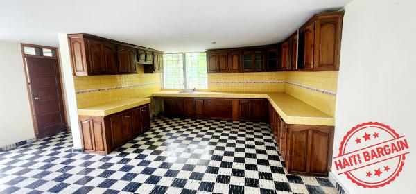 MAISON A VENDRE, ZONE:  FERMATHE