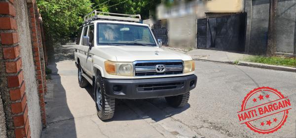 2010 TOYOTA LAND CRUISER