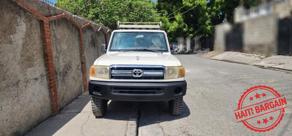 2010 TOYOTA LAND CRUISER