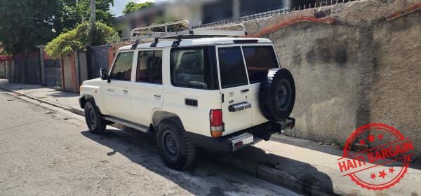 2010 TOYOTA LAND CRUISER