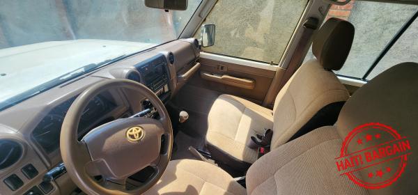 2010 TOYOTA LAND CRUISER