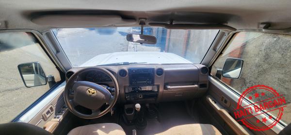 2010 TOYOTA LAND CRUISER