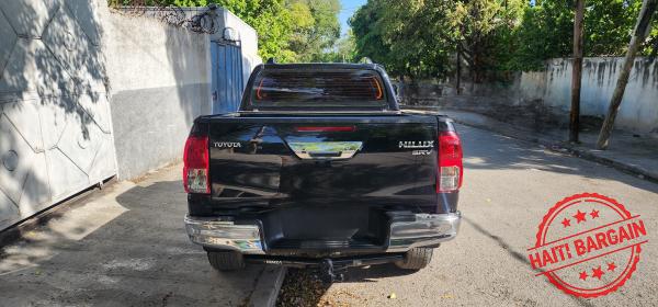 2017 TOYOTA HILUX