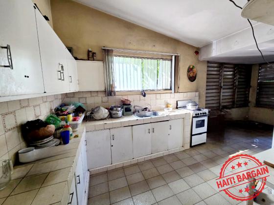 MAISON A VENDRE, ZONE: PETION-VILLE