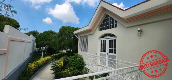 MAISON A VENDRE, ZONE: VIVY MITCHEL