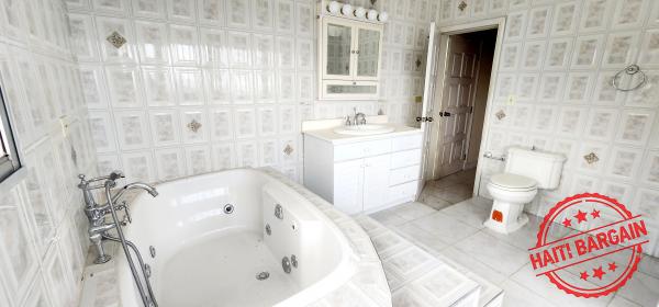 MAISON A VENDRE, ZONE: VIVY MITCHEL