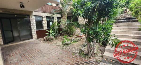 APPARTEMENT A LOUER - ZONE: DELMAS 95