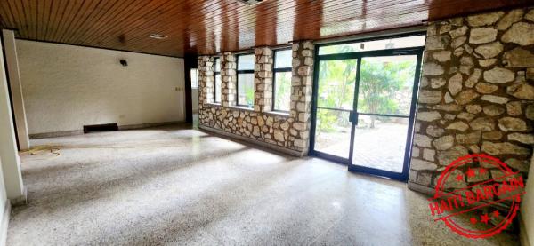 APPARTEMENT A LOUER - ZONE: DELMAS 95