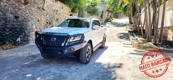 2022 NISSAN FRONTIER LE