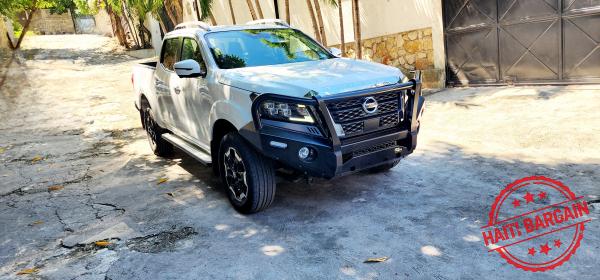 2022 NISSAN FRONTIER LE