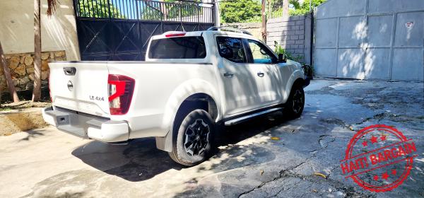 2022 NISSAN FRONTIER LE
