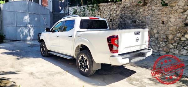 2022 NISSAN FRONTIER LE