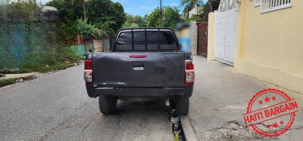 2011 TOYOTA HILUX
