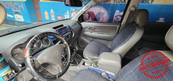 2011 TOYOTA HILUX