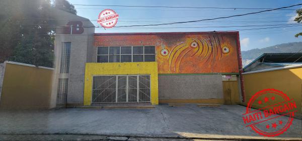 IMMEUBLE COMMERCIAL A LOUER / A VENDRE - ZONE: PETION-VILLE