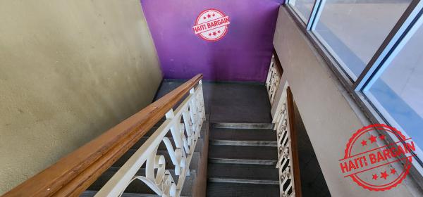 IMMEUBLE COMMERCIAL A LOUER / A VENDRE - ZONE: PETION-VILLE