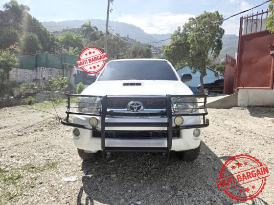 2010 TOYOTA HILUX