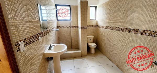 IMMEUBLE COMMERCIAL A LOUER & A VENDRE -ZONE: JUVENAT