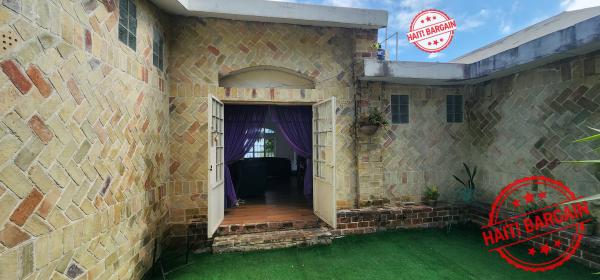 MAISON AVEC 1 STUDIO A VENDRE, ZONE: TARA'S