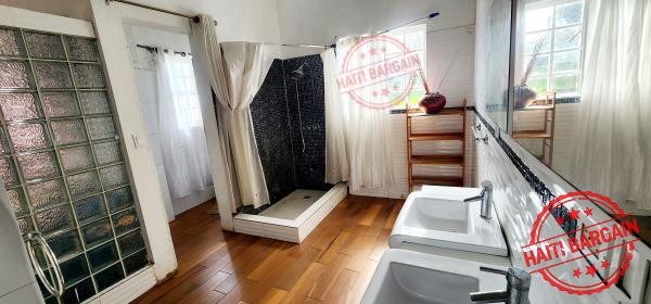 MAISON AVEC 1 STUDIO A VENDRE, ZONE: TARA'S