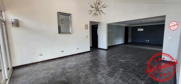 COMPLEXE D'APPARTEMENT INACHEVÉ A VENDRE, ZONE: THOMASSIN