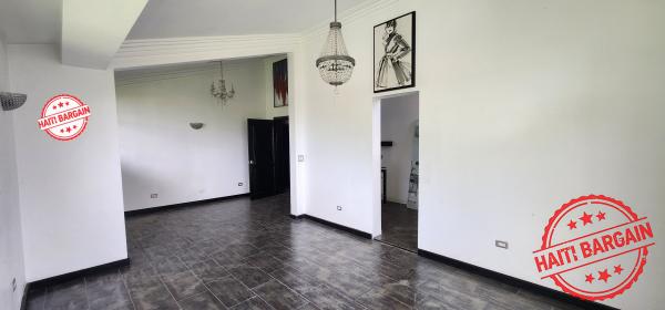 COMPLEXE D'APPARTEMENT INACHEVÉ A VENDRE, ZONE: THOMASSIN