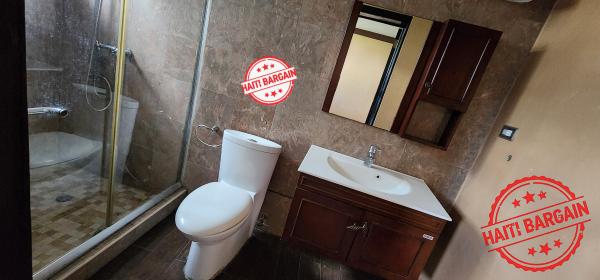 COMPLEXE D'APPARTEMENT INACHEVÉ A VENDRE, ZONE: THOMASSIN