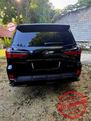 2018 LEXUS LX570 — FULLY LOADED