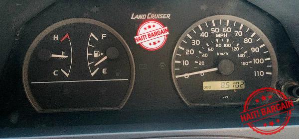 2011 TOYOTA LAND CRUISER