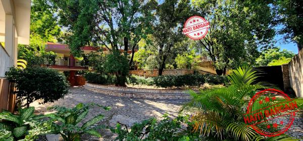 PROPRIÉTÉ AVEC 2 MAISONS À LOUER - Zone : Delmas 83