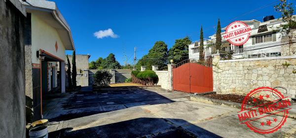 MAISON + 3 STUDIOS À VENDRE – TARA’S