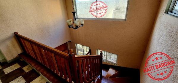 MAISON + 3 STUDIOS À VENDRE – TARA’S