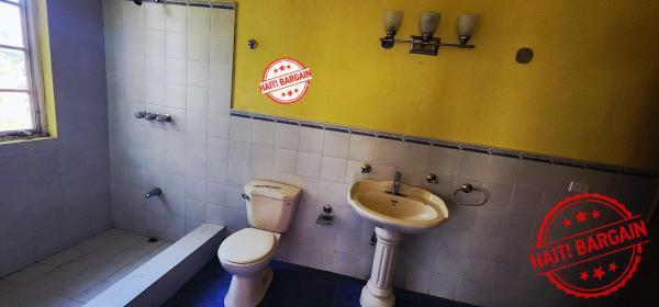 MAISON A VENDRE, ZONE: FERMATHE 45 & ANGLADE 2