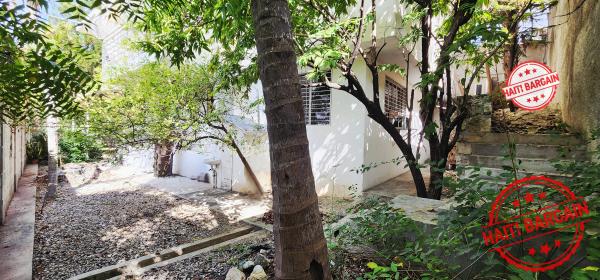 MAISON SÉPARÉE EN 2 APPARTEMENTS – À LOUER & À VENDRE