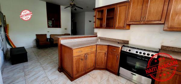 MAISON SÉPARÉE EN 2 APPARTEMENTS – À LOUER & À VENDRE