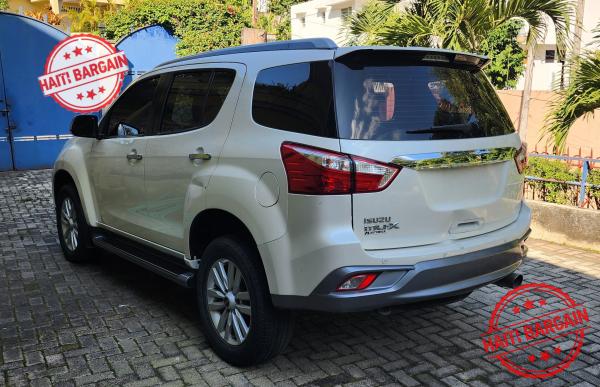 2022 ISUZU MU-X