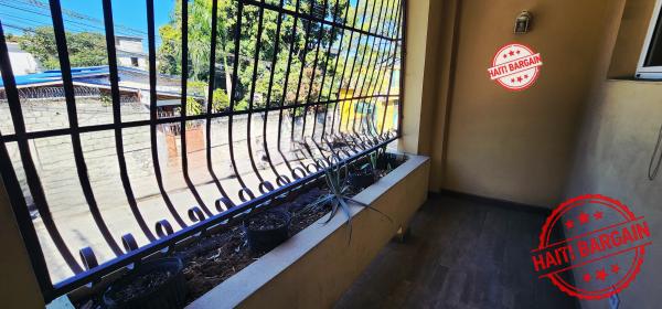 IMMEUBLE COMMERCIAL À VENDRE – Zone: PV